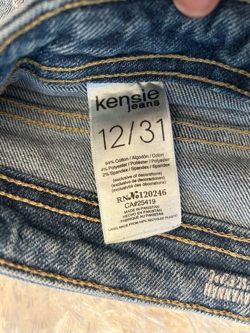Super cute pair of Kenzie jeans. Very well made. Size 12/31 with 29” inseam. - Picture 7 of 9